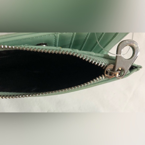 Snap Wallet zip pocket 8 slots 1 id slot 3 bill pockets mint green. 6”L X 4” W - Picture 6 of 6